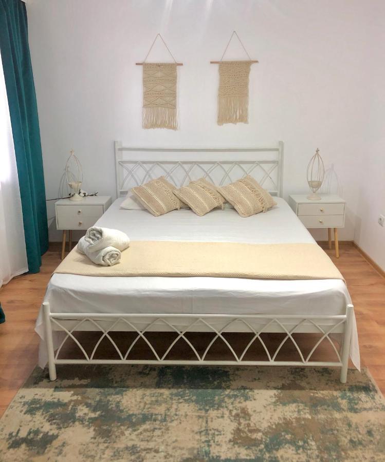 Casa Mediterana Două Mai Exteriör bild
